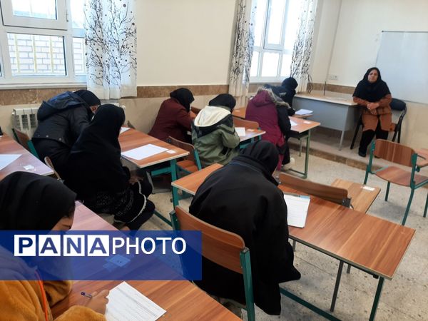 امتحانات نوبت اول دانش آموزان دبیرستان نیایش شهرستان باخرز
