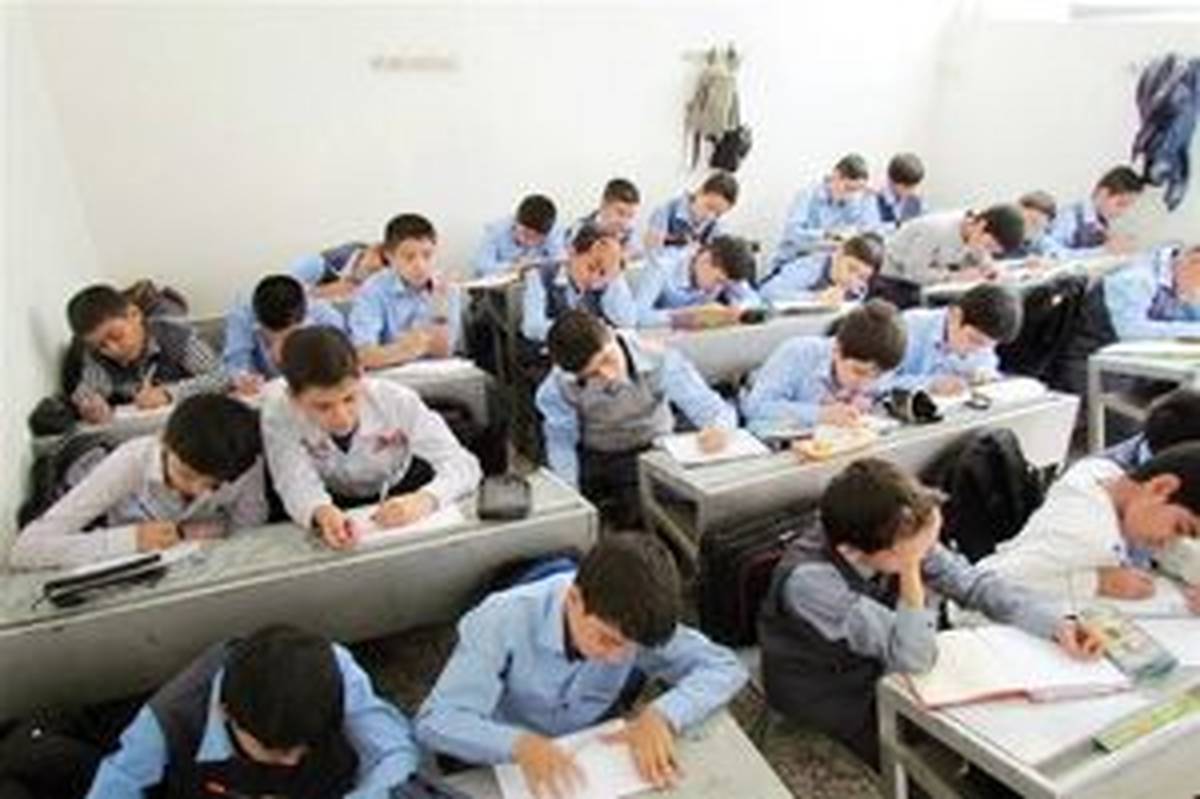 برای کاهش تراکم کلاسهای درس تلاش میکنیم/ جذب دانشآموزان بازمانده از تحصیل دستورکار اصلی مدیران