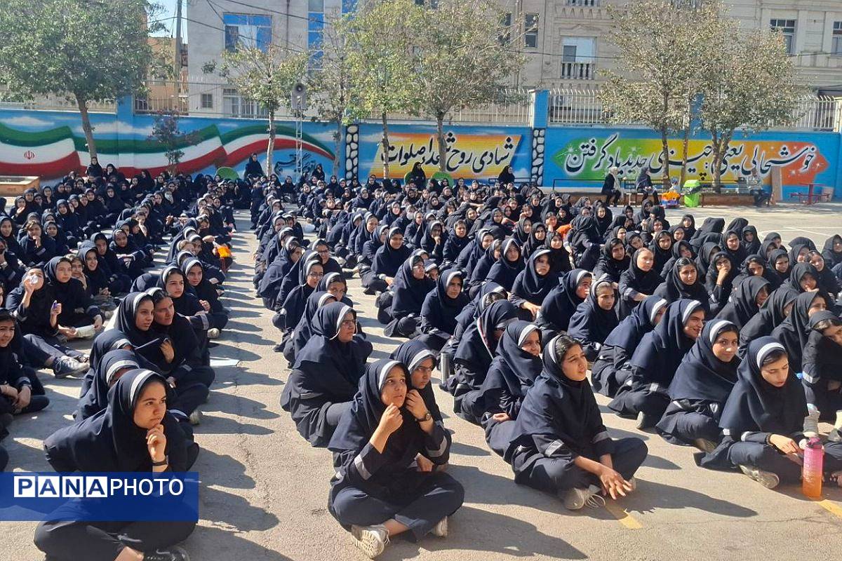 جشن ولادت حضرت زینب و روز پرستار در دبیرستان شهید زهرهوند قرچک