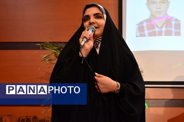 تجلیل از پسران ممتاز دبیرستان امام رضا در بهارستان‌دو