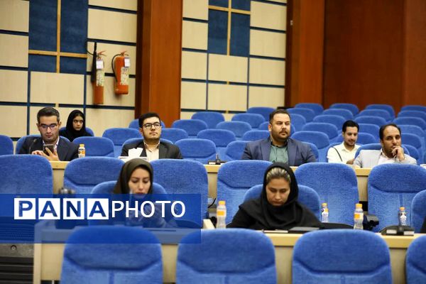 نشست خبری استاندار همدان با اصحاب رسانه