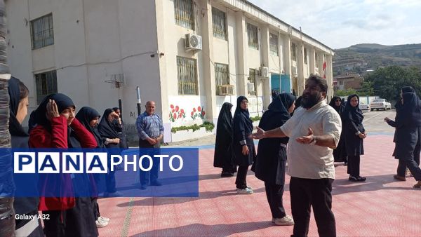 آموزش رژه نظامی برای دختران فاطمی