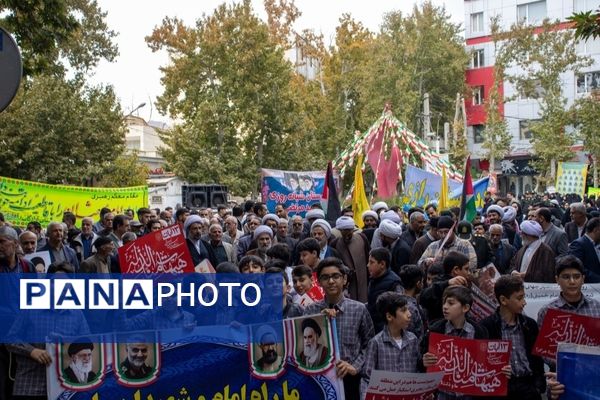 شرکت پرشور دهه هشتادی و نودی‌‌های شهر محلات در یوم‌الله ۱۳ آبان