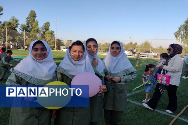 جشنواره بادبادک و بازی‌های بومی محلی در پایگاه دریایی بوشهر 