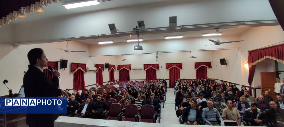 انتخابات انجمن و اولیا و مربیان مدرسه نمونه دولتی فرزانگان شهرستان شیروان