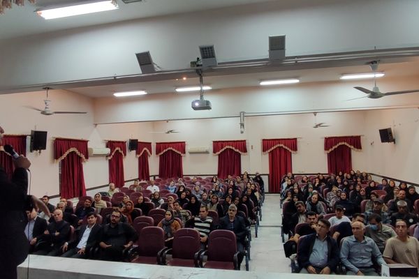 انتخابات انجمن و اولیا و مربیان مدرسه نمونه دولتی فرزانگان شهرستان شیروان 