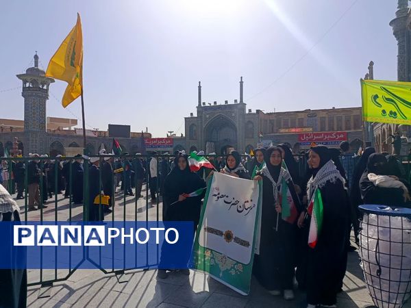 جلوه هایی از حضور مردم قم در راهپیمایی یوم الله 13 آبان