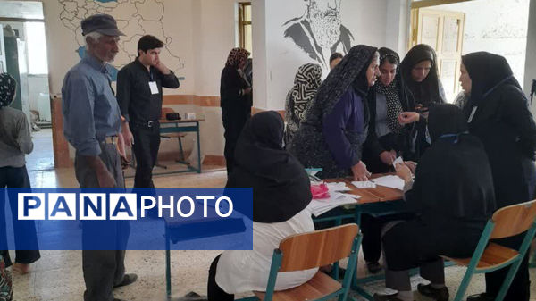 تیم درمانی درمانگاه بسیجیان آشخانه به اهالی روستای چخماقلو