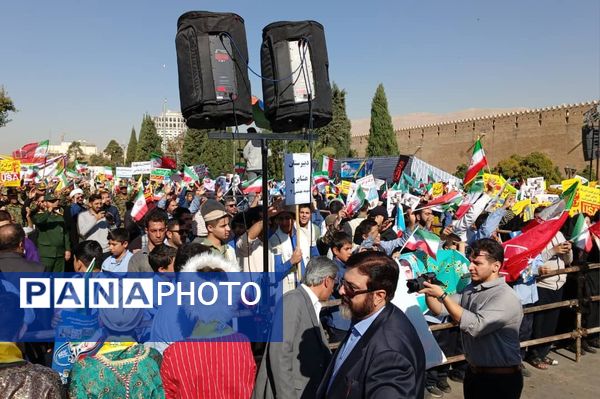 13 آبان؛ تجلی بیداری و استکبارستیزی دانش‌آموزان