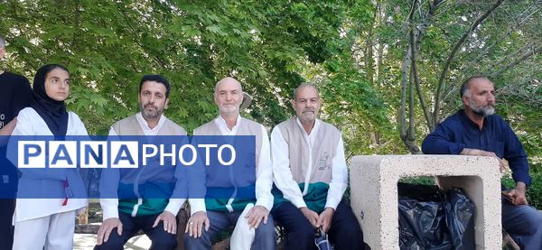 همایش پیاده‌روی خانوادگی در شازند 