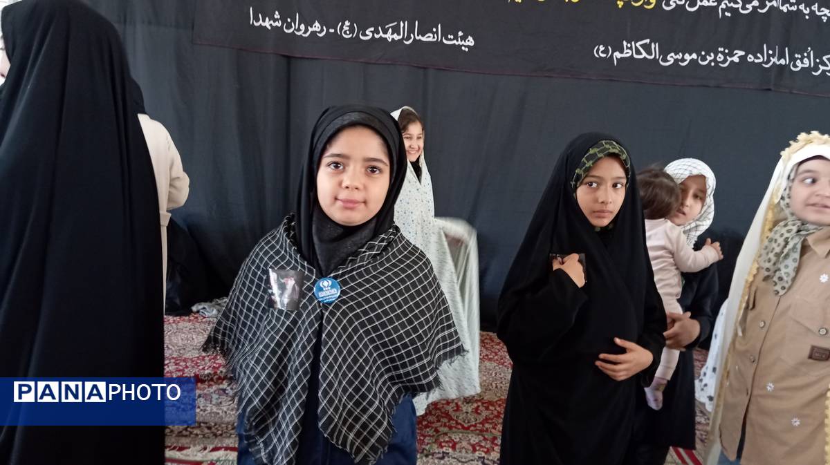 حضور خبرنگاران پانای کاشمری در نماز جمعه 