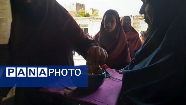 برگزاری‌ مراسم‌‌ روز اول‌ مدارس‌ و هفته‌ دفاع‌مقدس‌ در دبیرستان‌  مخدره‌ مرآتی