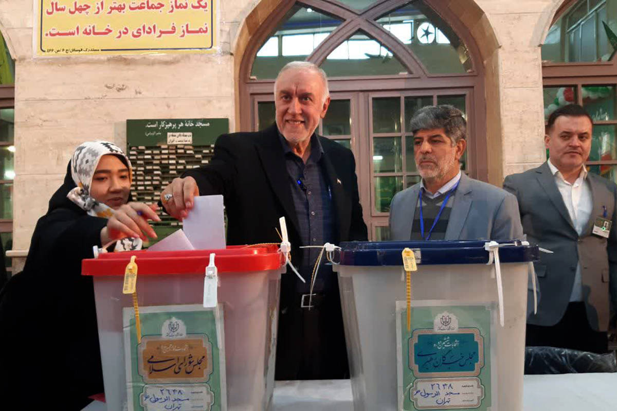 حضور استاندار تهران در شعب اخذ رای انتخابات 1402