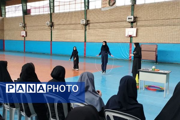 کارگاه آموزشی توانمندسازی دبیران و آموزگاران در درس تربیت بدنی