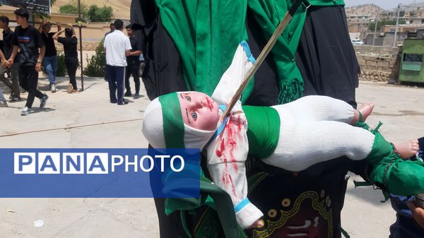 عزاداران حسینی، خیابان‌ها را غرق لبیک یا حسین کردند