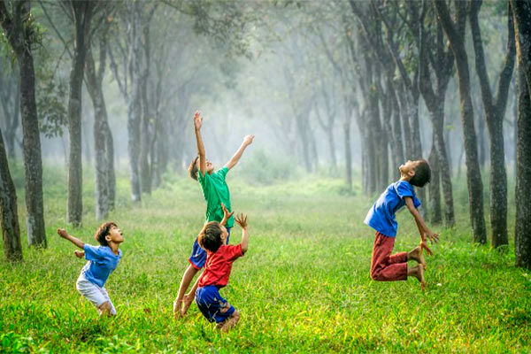 دنیای شاد و پرنقش‌ونگار کودکی