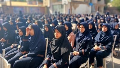 بخشندگی امام رضا باعث محبوبیتش شده است