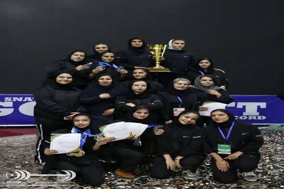 صدر نشینی دختران نوجوان کرمان در رقابت های وزنه برداری