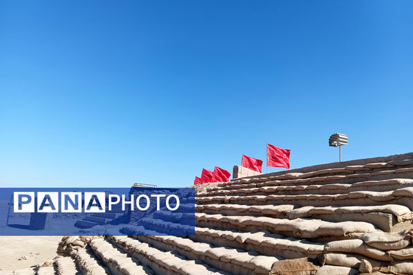 قدمگذاشتن دانشآموزان رباطکریم بر خاک مقدس شلمچه