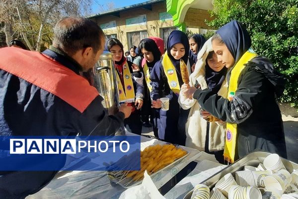 اردوی تمشک ویژه دانش‌آموزان ناحیه یک مشهد