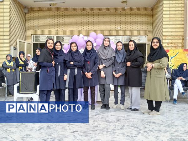 تجلیل از معلم و دختر ایرانی در بهار کرامت 