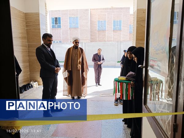 بازدید مسئول اتحادیه انجمن اسلامی یزد از دبیرستان دخترانه شهید زینلی بهاباد