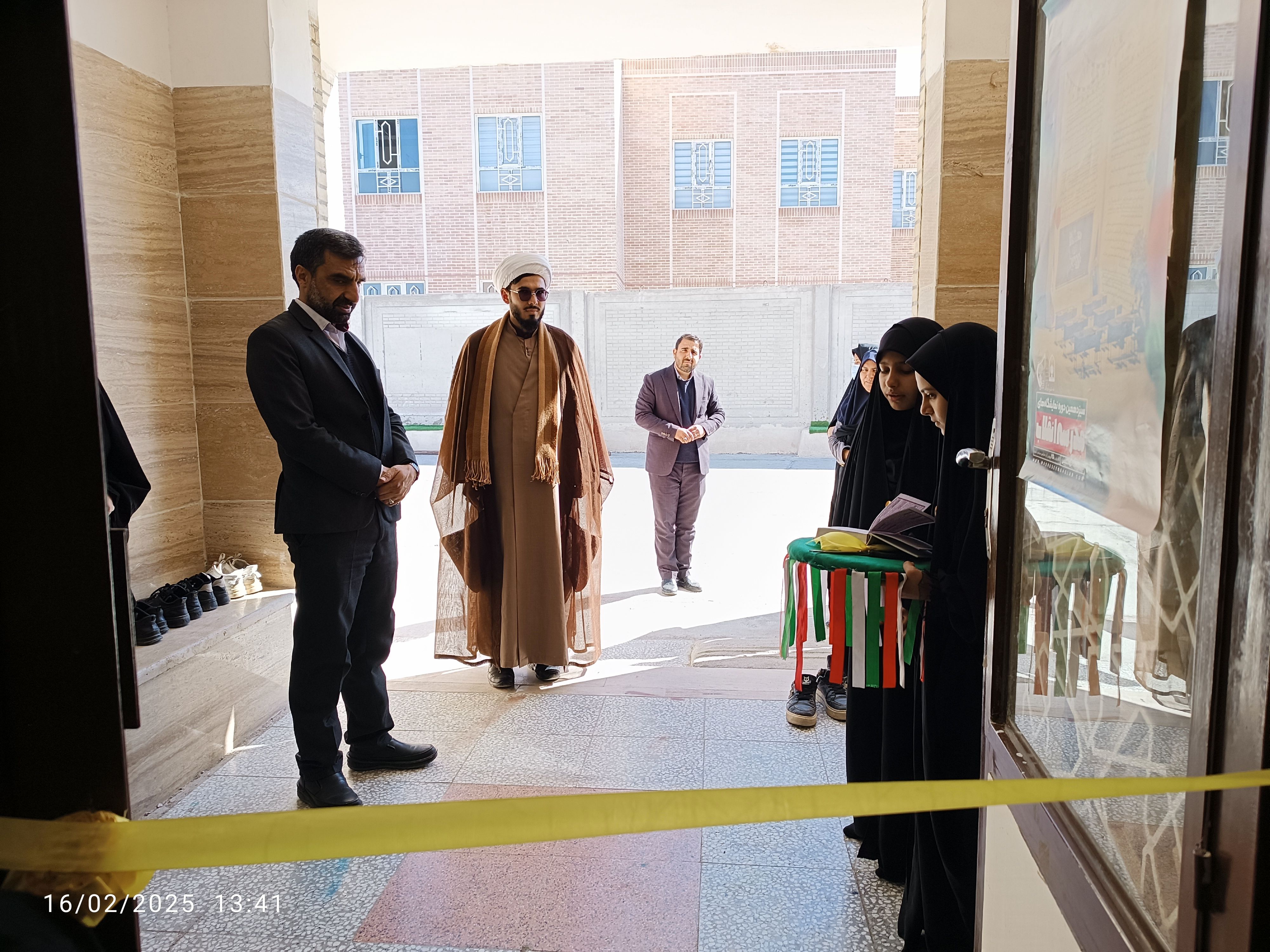 بازدید مسئول اتحادیه انجمن اسلامی یزد از دبیرستان دخترانه شهید زینلی بهاباد