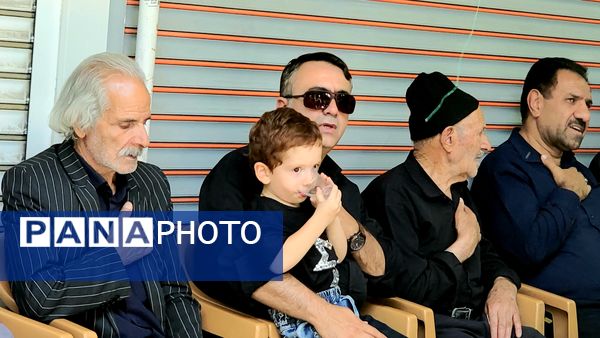 حضور قشر نوجوان و جوان در عزاداری تاسوعای حسینی