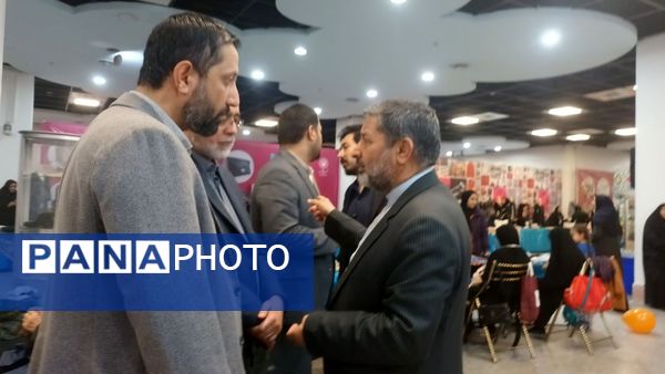 ایوان هنر، گفتگویی بدون کلام از دستان هنرمند بانوان مشهدی است