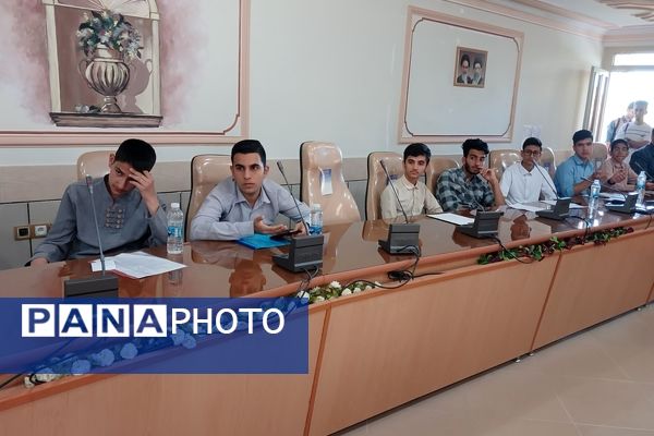 بازدید مدیرکل آموزش و پرورش استان مرکزی از اردوگاه امام خمینی(ره)