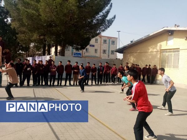 آغاز رقابت‌های ورزشی دبیرستان نمونه آیت‌الله خامنه‌ای 