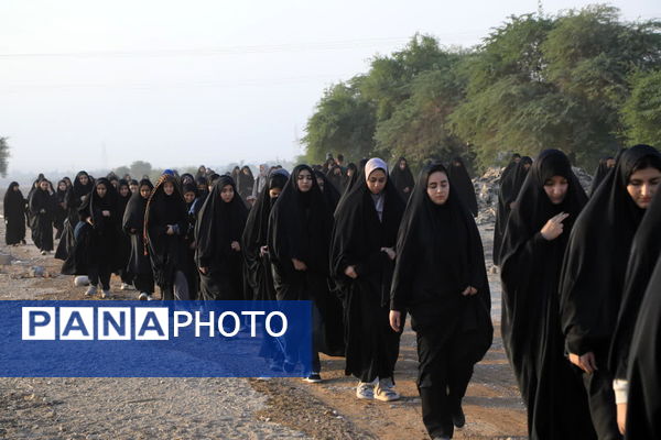 حال و هوای دختران هنرستانی قم در بازدید از یادمان‌های عملیاتی جنوب کشور
