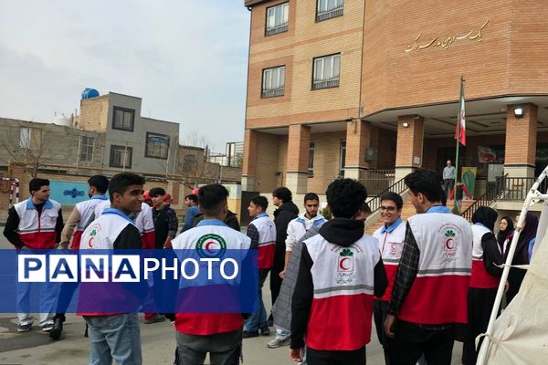 اجرای مانور زلزله با حضور مسئولان در مدرسه استاد مطهری رباط‌کریم