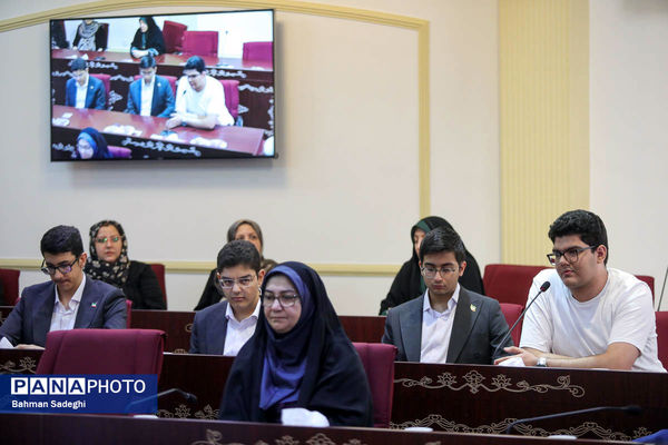مراسم تقدیر از افتخارآفرینان المپیاد نجوم و اختر فیزیک با حضور وزیر ورزش و جوانان