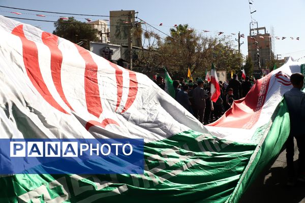 فریاد استکبار ستیزی از ورامین طنین انداز شد