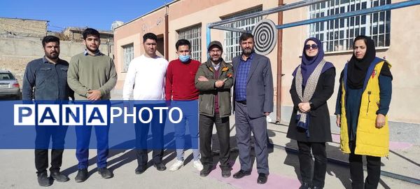 برگزاری مسابقات دارت در دبستان شهید فاتحی خانلق شهرستان شیروان