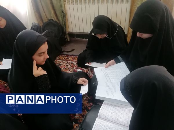بازدید امام جمعه کاشمر از مسابقات قرآن، عترت و نماز ویژه دختران شهرستان کاشمر 