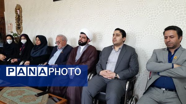 بازدید معاون فرهنگی پرورشی خراسان رضوی از دبیرخانه جشنواره فرهنگی هنری فردا 