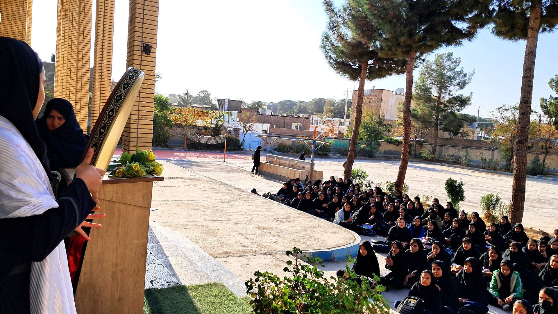 جشن میلاد حضرت زینب در دبیرستان حضرت زینب 