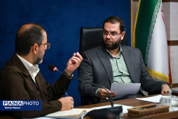 نشست اعضای ستاد عمره و عتبات دانش‌آموزی