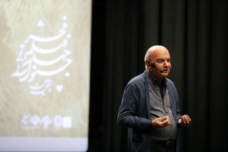 هنرمند از کوچک‌ترین جزییات، روایت بزرگ می‌سازد