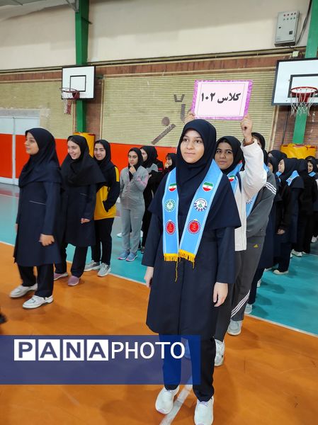 المپیاد ورزشی در دبیرستان دخترانه علمی