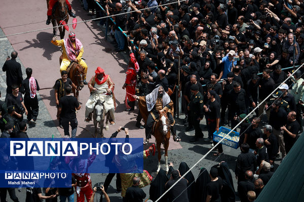 خیمه‌سوزان ظهر عاشورا در چهارراه گلوبندک تهران
