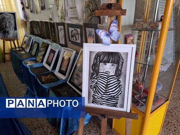 برپایی نمایشگاه «ماها» در دبیرستان شاهد معراج ناحیه یک کرج 