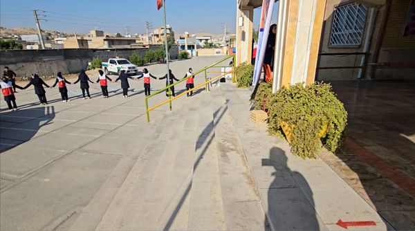 مانور سراسری زلزله در دبیرستان دخترانه نیایش گچساران 