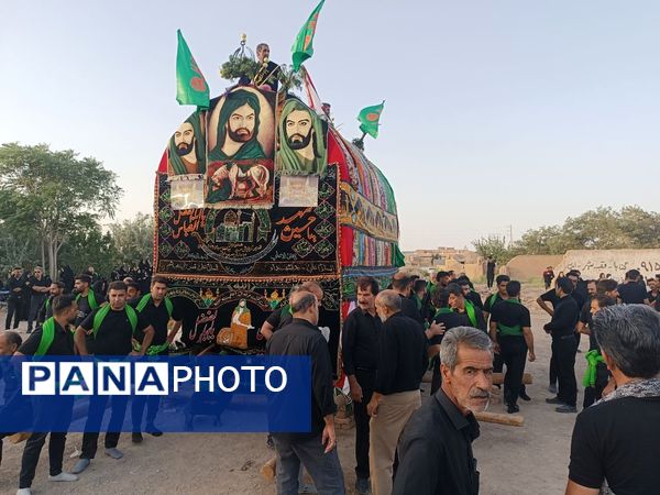 شکوه نخل‌گردانی در گناباد؛ تصویری از عشق و ارادت در محرم