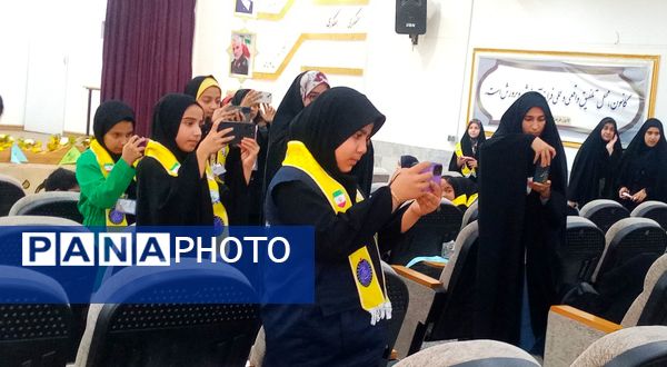 سازمان دانش آموزی خلیل‌آباد برای خبرنگاران پانا سنگ تمام گذاشت