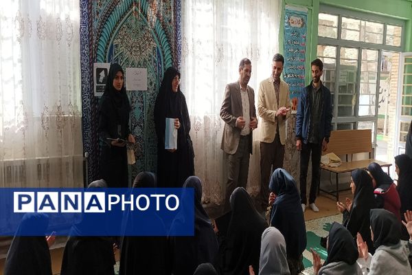 تقدیر از دانش‌آموزی که گوشواره‌اش را در طرح مشق همدلی اهدا کرد