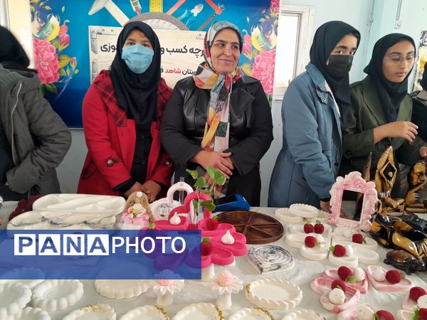 جشنواره فرهنگی هنری "امید فردا" در دبیرستان شاهد فیض ناحیه ۳ شیراز