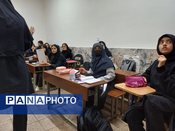 کارگاه آموزشی مشاوره در دبیرستان مطهره ناحیه ۶ مشهد